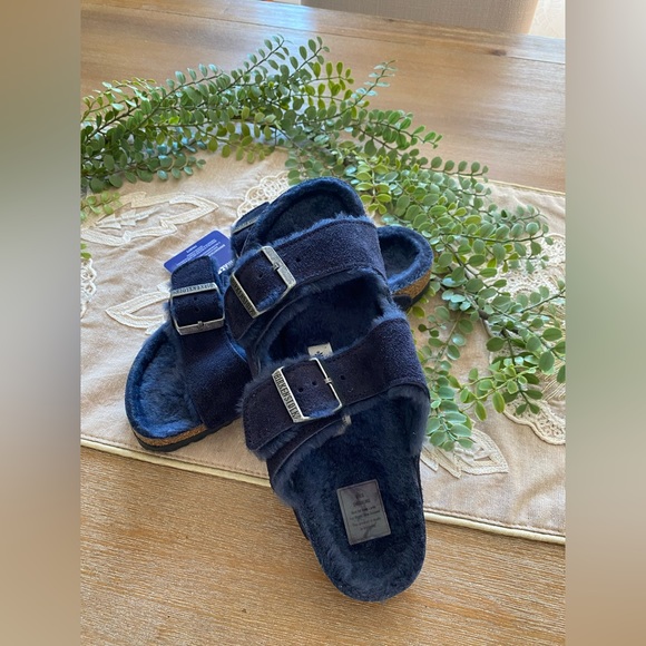 Birkenstock Arizona Shearling Suede
Leather in Midnight Size 39 - Picture 4 of 12